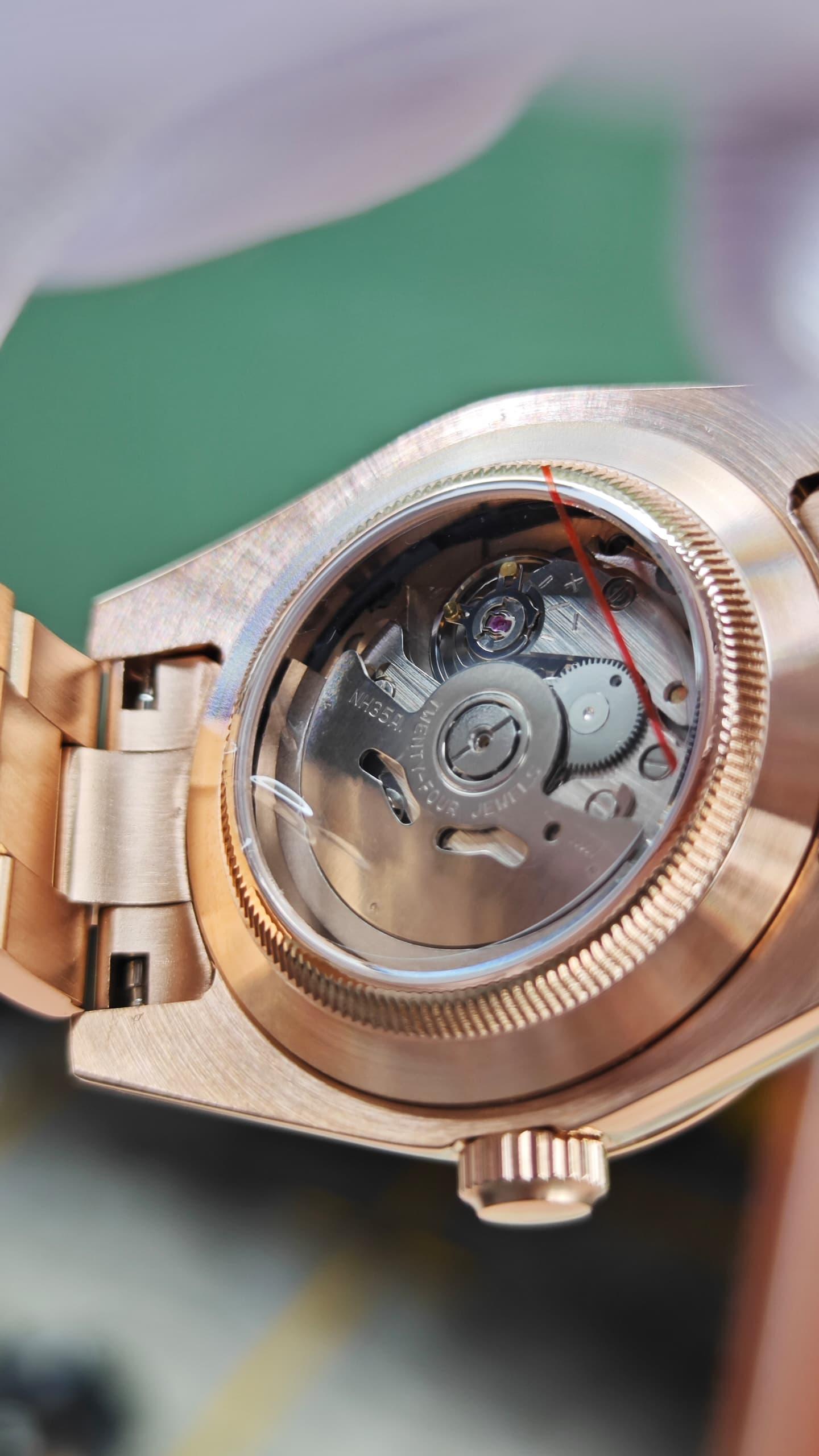 SeikoDweller Gold Black